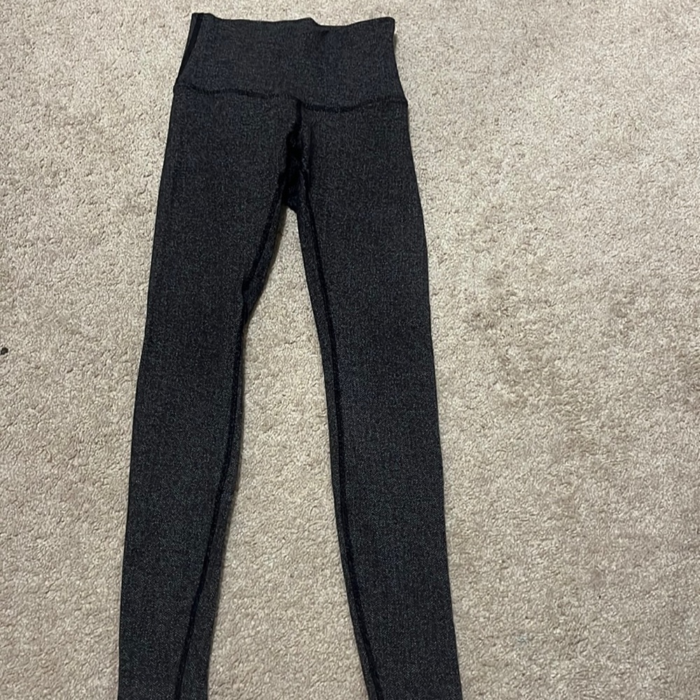 Grey/black patterned lulu leggings